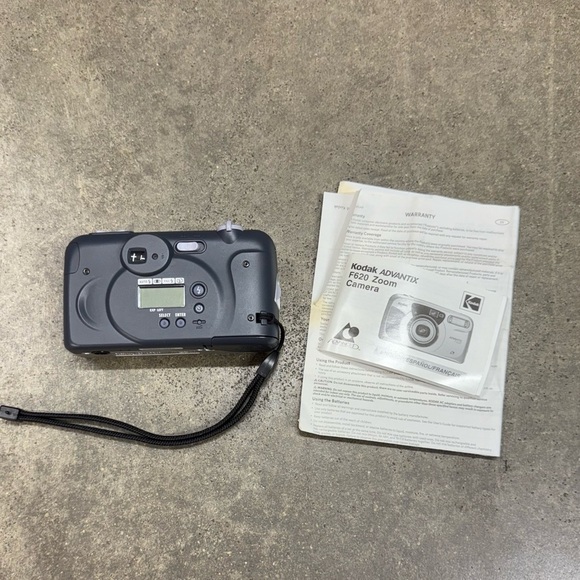 Kodak Vintage Film Camera Lot Advantix F620 T30 1600 Star 110 + Bag & Charger - Picture 5 of 15